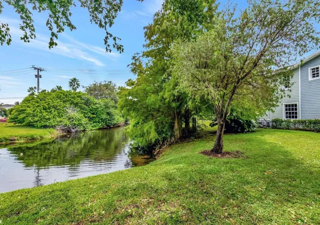 22nd image of 1020 Crystal Wy #M, Delray Beach, FL 33444 | MLS# B26065787