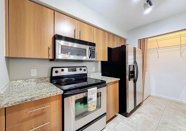 3rd image of 1020 Crystal Wy, Delray Beach, FL 33444