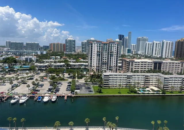 Photo 4 of Condo for sale at 300 Bayview Dr #1707, Sunny Isles Beach, FL 33160 | MLS# A12071906 | Listing updated on 2026-10-03