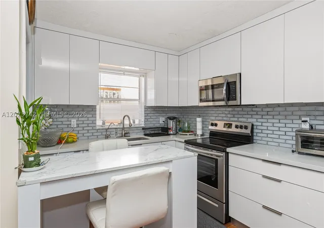 Condo for sale at 5300 Washington St #E209, Hollywood, FL 33021 | MLS# A12073742 | Listing updated on 2026-08-19