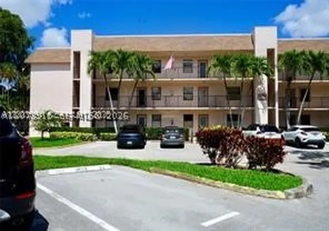 Listing Photo 2 - Condo for sale in building located at 9360 Sunrise Lakes Blvd, Sunrise, FL 33322 - Unit #302
