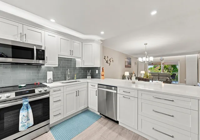 2nd image of 4629 Poinciana St #304, Lauderdale By The Sea, FL 33308 | MLS# B26065963