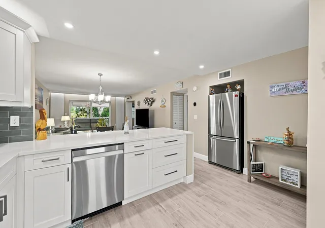 3rd image of 4629 Poinciana St #304, Lauderdale By The Sea, FL 33308 | MLS# B26065963
