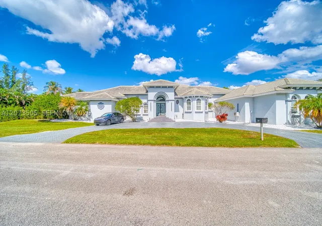 Photo 1 of Single family home for sale at 901 Nw 122nd Ave, Plantation, FL 33325 | MLS# A12073505 | Listing updated on 2026-10-09