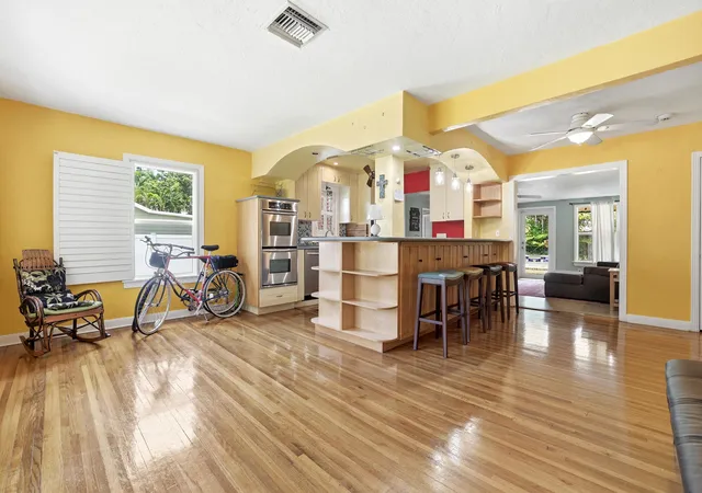 4th image of 227 S Swinton Ave, Delray Beach, FL 33444 | MLS# B26066080
