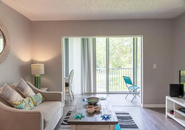 3rd image of 4 Abbey Ln, Delray Beach, FL 33446