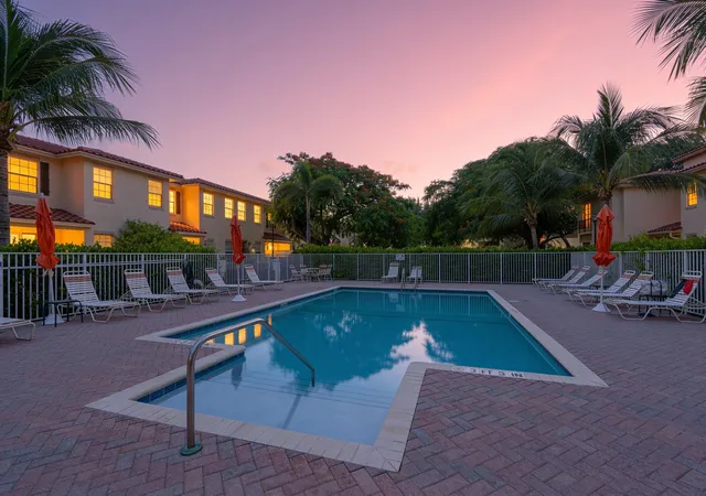 2nd image of 1020 E Longport Cir #6B, Delray Beach, FL 33444 | MLS# B26066251