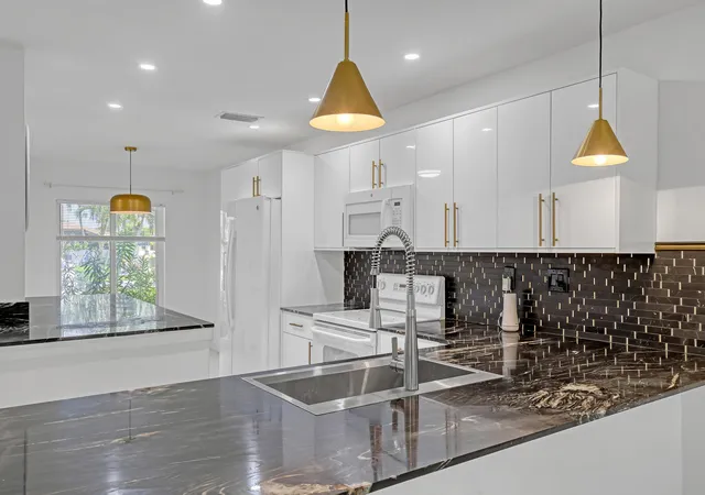 4th image of 13233 Lucinda Palm Ct #B, Delray Beach, FL 33484 | MLS# B26066316
