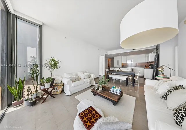 Photo 3 of Condo for sale at 68 Se 6Th St #2909, Miami, FL 33131 | MLS# A12068642 | Listing updated on 2026-09-30