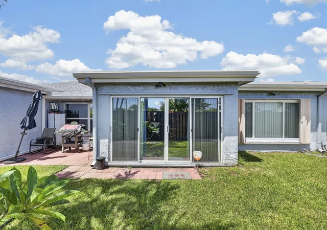 44th image of 4450 Lucerne Villas Ln, Lake Worth, FL 33467 | MLS# B26066349