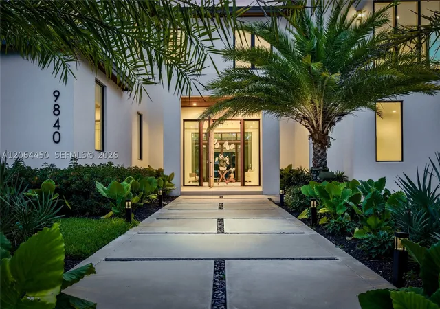 Photo 3 of Mansion for sale at 9840 Sw 73rd Ct, Pinecrest, FL 33156 | MLS# A12064450 | Listing updated on 2026-10-08