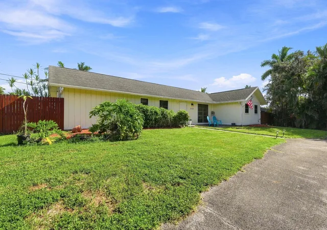 2nd image of 9179 Honeywell Rd, Lake Worth, FL 33467 | MLS# B26066446