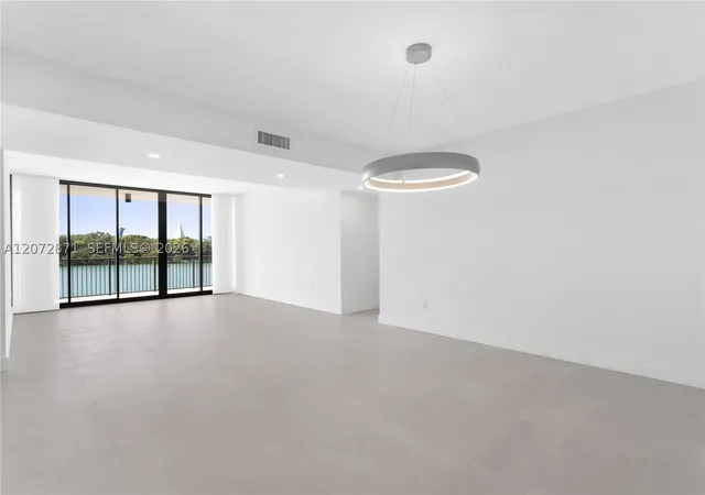 Listing Photo 2 - Condo for sale in building located at 1000 Venetian Wy, Miami, FL 33139 - Unit #301/303