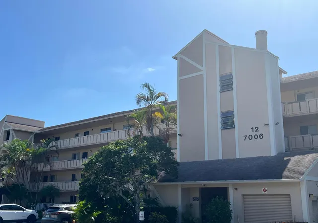 3rd image of 7006 Huntington Ln #302, Delray Beach, FL 33446 | MLS# B26066509
