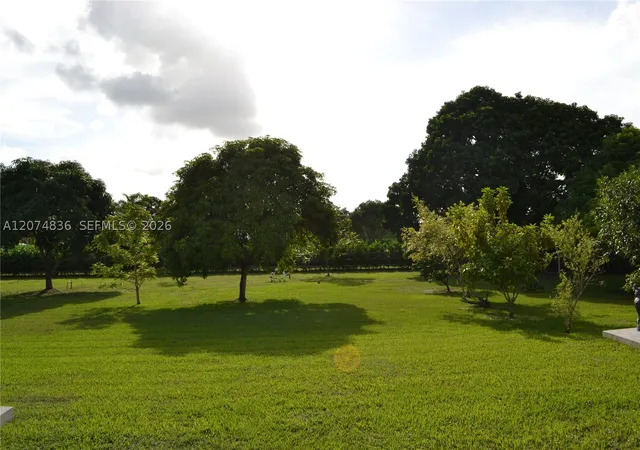 Photo 2 of Single family home for sale at 5425 Sw 190th Ave, Southwest Ranches, FL 33332 | MLS# A12074836 | Listing updated on 2026-09-25