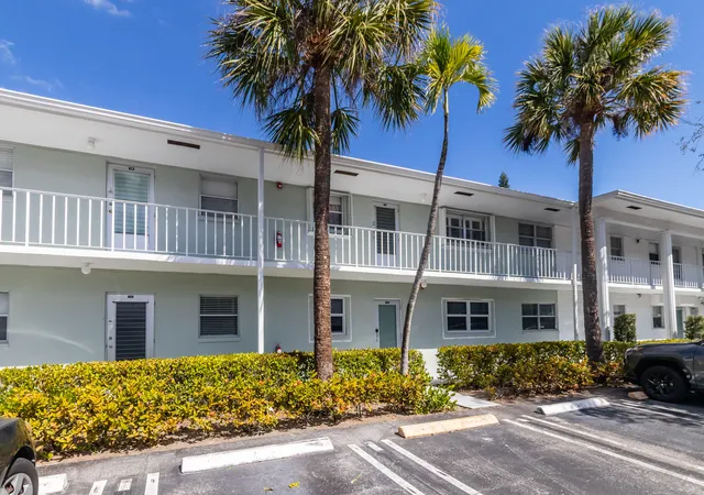 2nd image of 2300 Sw 22nd Ave #112, Delray Beach, FL 33445 | MLS# B26066545