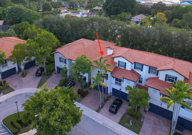 35th image of 128 W Prive Cir, Delray Beach, FL 33445 | MLS# B26066610