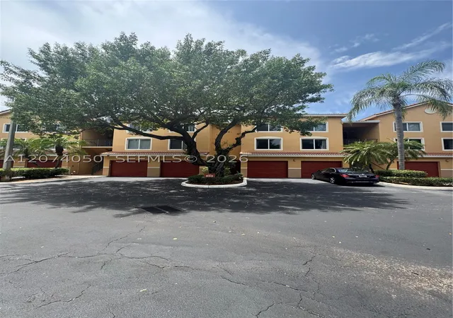 2nd image of 800 Scotia Dr, Hypoluxo, FL 33462