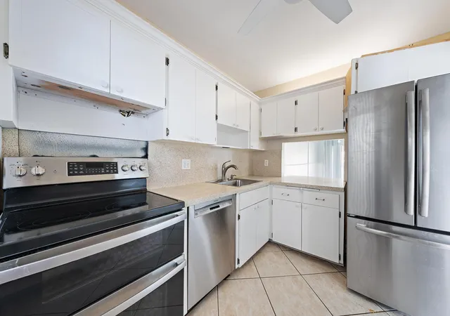 2nd image of 29 Yacht Club Dr #Unit 405, North Palm Beach, FL 33408 | MLS# B26066646