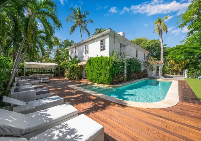 Photo 3 of Single family home for sale at 140 N Hibiscus Dr, Miami Beach, FL 33139 | MLS# A12074022 | Listing updated on 2026-08-20