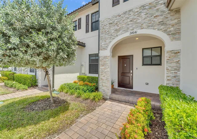 Photo 4 of Townhouse for sale at 24641 Sw 117Th Path, Homestead, FL 33032 | MLS# A12073654 | Listing updated on 2026-10-06