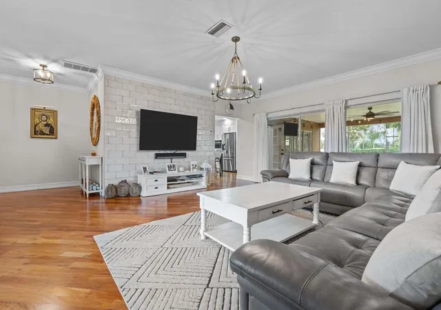 4th image of 3929 Lowson Blvd, Delray Beach, FL 33445 | MLS# B26066682