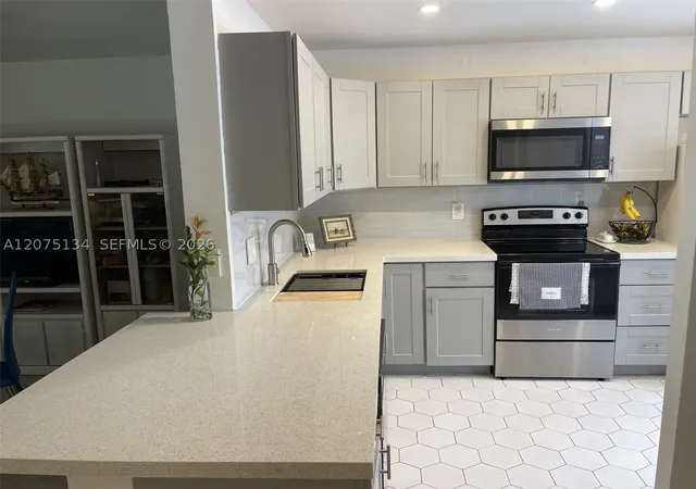 Photo 3 of Condo for sale at 1000 Ne 14Th Ave #211, Hallandale Beach, FL 33009 | MLS# A12075134 | Listing updated on 2026-09-24