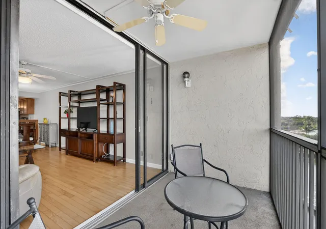 3rd image of 20 Royal Palm Wy, Boca Raton, FL 33432