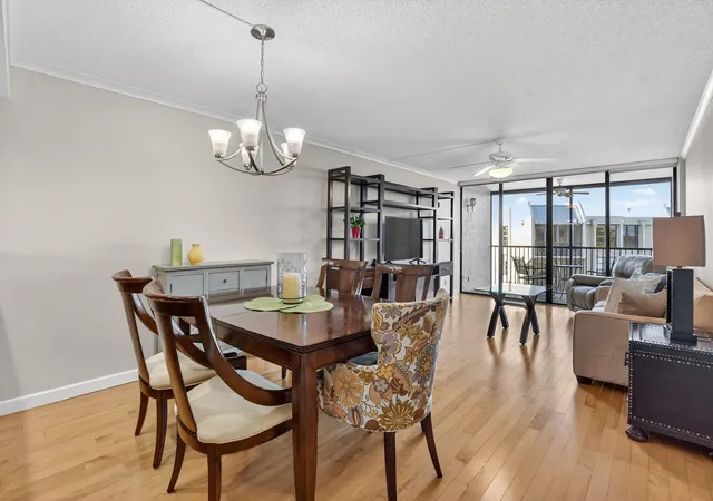 5th image of 20 Royal Palm Wy, Boca Raton, FL 33432