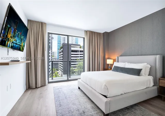 Listing Photo 1 - Condo for sale in Smart Brickell (Tower 1) located at 229 Sw 9Th St, Miami, FL 33130 - Unit #404