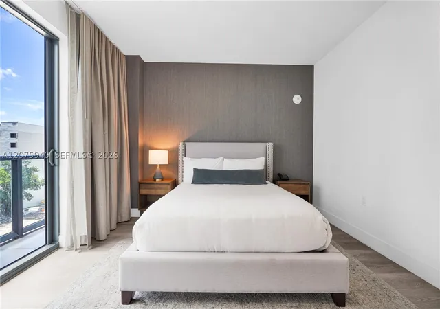 Listing Photo 2 - Condo for sale in Smart Brickell (Tower 1) located at 229 Sw 9Th St, Miami, FL 33130 - Unit #404