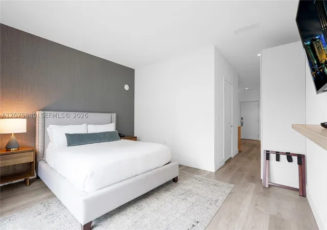 Listing Photo 3 - Condo for sale in Smart Brickell (Tower 1) located at 229 Sw 9Th St, Miami, FL 33130 - Unit #404