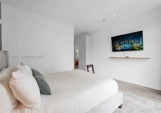 Listing Photo 5 - Condo for sale in Smart Brickell (Tower 1) located at 229 Sw 9Th St, Miami, FL 33130 - Unit #404