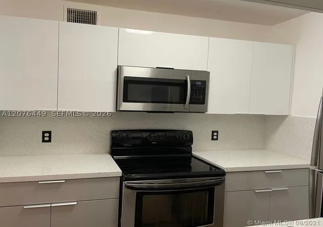 Listing Photo 4 - Condo for sale in building located at 4421 W Mcnab Rd, Pompano Beach, FL 33069 - Unit #20