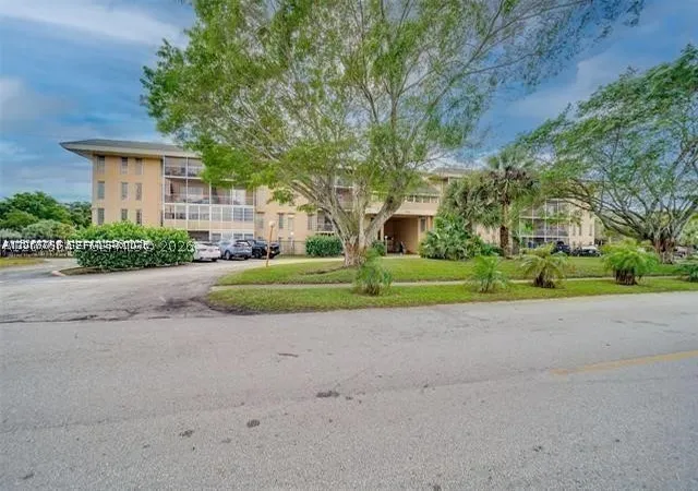 Listing Photo 3 - Condo for sale in building located at 4848 Nw 24Th Ct, Lauderdale Lakes, FL 33313 - Unit #230