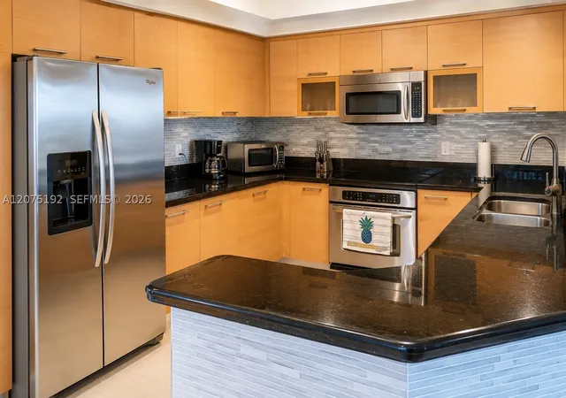 Photo 4 of Condo for sale at 14951 Royal Oaks Ln #1601, North Miami, FL 33181 | MLS# A12075192 | Listing updated on 2026-08-25