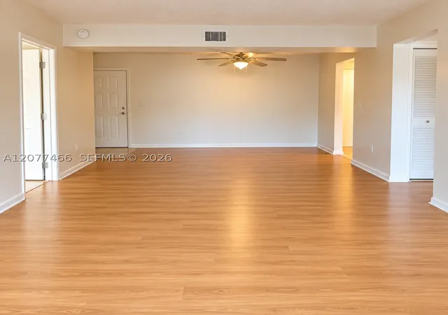 Listing Photo 4 - Condo for sale in building located at 721 N Pine Island Rd, Plantation, FL 33324 - Unit #213