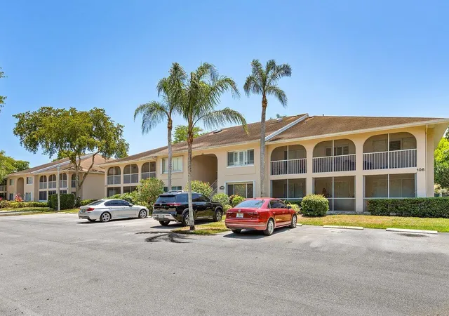 3rd image of 13770 Oneida Dr, Delray Beach, FL 33446