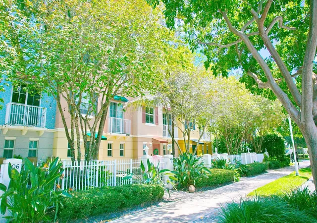 3rd image of 502 NE 7th Avenue #Unit 1, Fort Lauderdale, FL 33301 | MLS# B26070146
