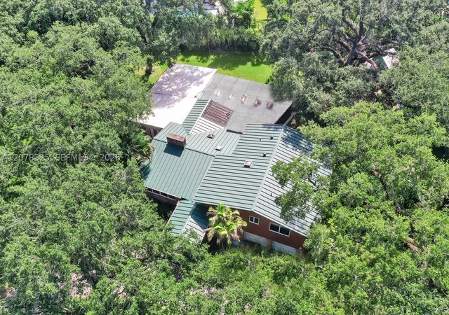 4th image of 5500 Woodland Ln, Dania Beach, FL 33312 | MLS# A12078325