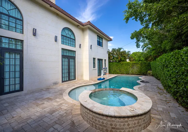 4th image of 2808 NE 20th Court, Fort Lauderdale, FL 33305 | MLS# B26070278