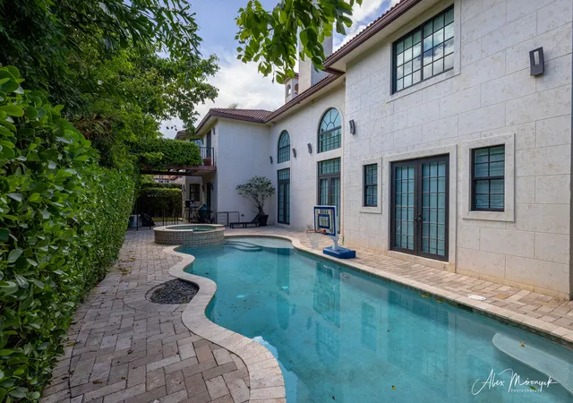 5th image of 2808 NE 20th Court, Fort Lauderdale, FL 33305 | MLS# B26070278