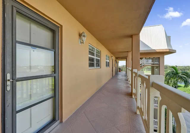 4th image of 308 Golfview Rd, South Palm Beach, FL 33408