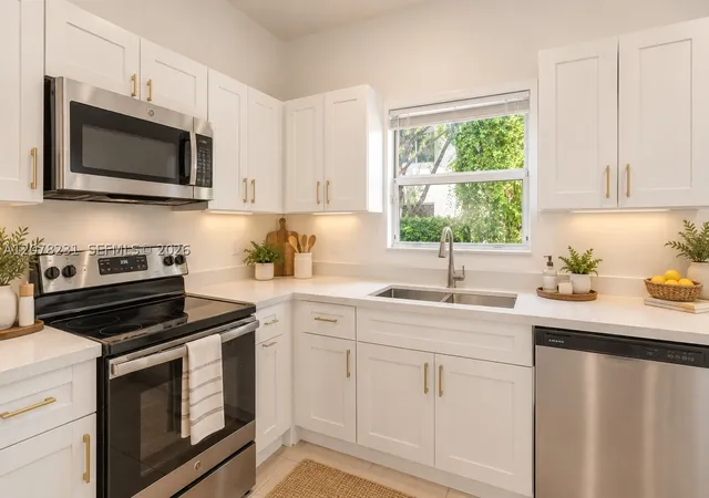 Photo 3 of Townhouse for sale at 2992 Se 15th Avenue, Homestead, FL 33035 | MLS# A12078231 | Listing updated on 2026-10-01