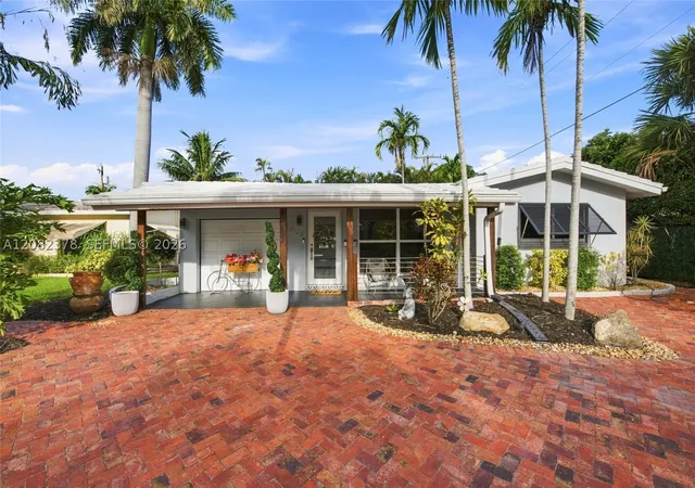 Photo 1 of Single family home for sale at 4620 Ne 5th Avenue, Oakland Park, FL 33334 | MLS# A12082378 | Listing updated on 2026-10-09