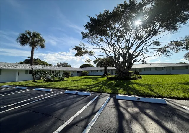 Condo for sale at 400 SW Golfview Ter #112, Boynton Beach, FL 33426 | MLS# A12087316