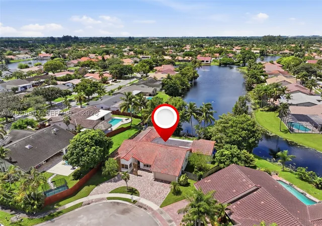 Photo 2 of Single family home for sale at 511 Nw 104th Avenue, Plantation, FL 33324 | MLS# A12086847 | Listing updated on 2026-10-08