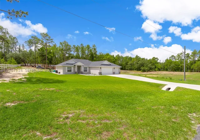 Photo 3 of Single family home for sale at 13822 Southwest 61 Pl Rd, Ocala, FL 34481 | MLS# A12087114 | Listing updated on 2026-10-08