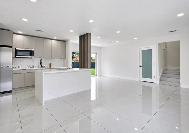 19201 NW 10th Court