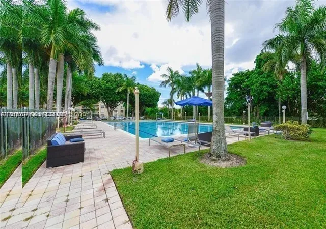 9350 Fontainebleau Blvd #209